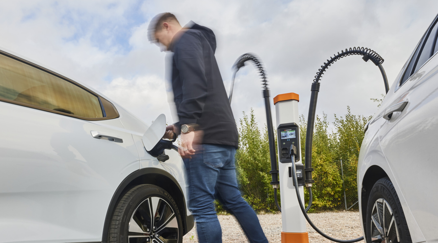 Stații de încărcare mașini electrice și hibride Kempower