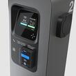 Stația de încărcare mașini electrice și hibride ETREL INCH Duo 2x22kW, gata de funcționare continuă în locațiile cele mai solicitante. O soluție durabilă pentru încărcarea mașinilor electrice în medii publice exigente.