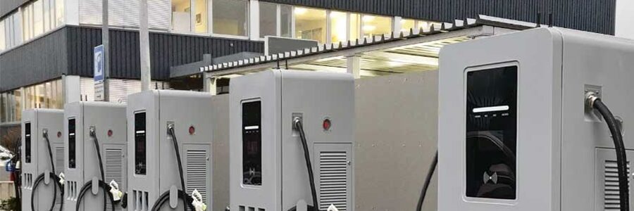 Când merită o stație DC rapidă de 60 kW pentru un proiect comercial sau semi-public